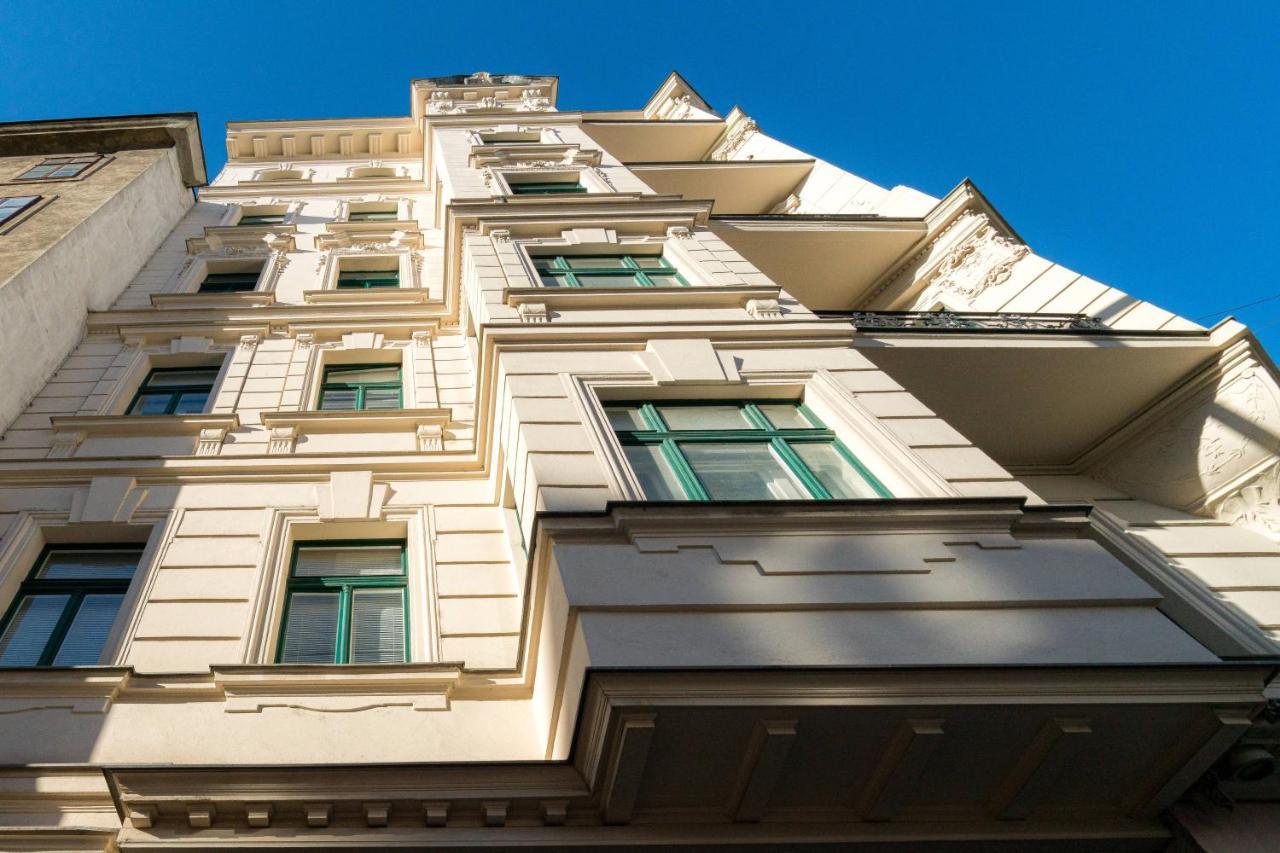 Residence, Hall - Parliament Vienna