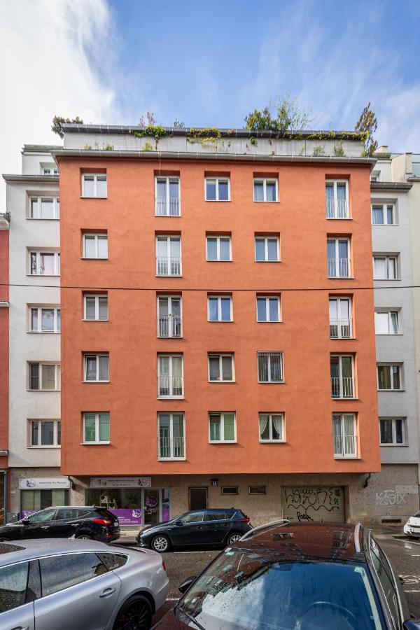 Bright + Near Belvedere By Jr Apartment