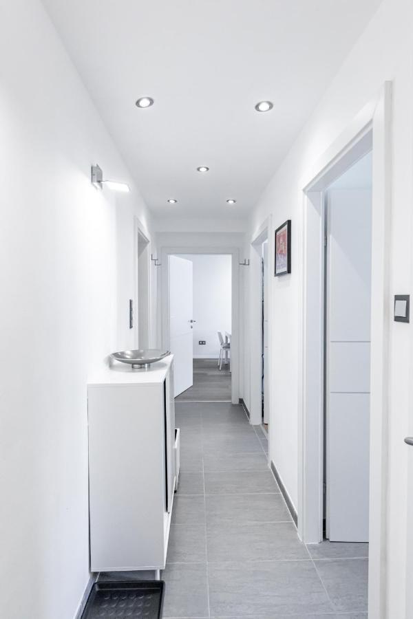 Bright + Near Belvedere By Jr Vienna