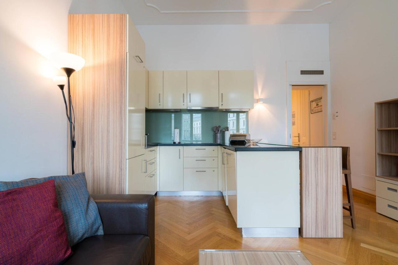 Aparthotel Residence, Hall - Parliament