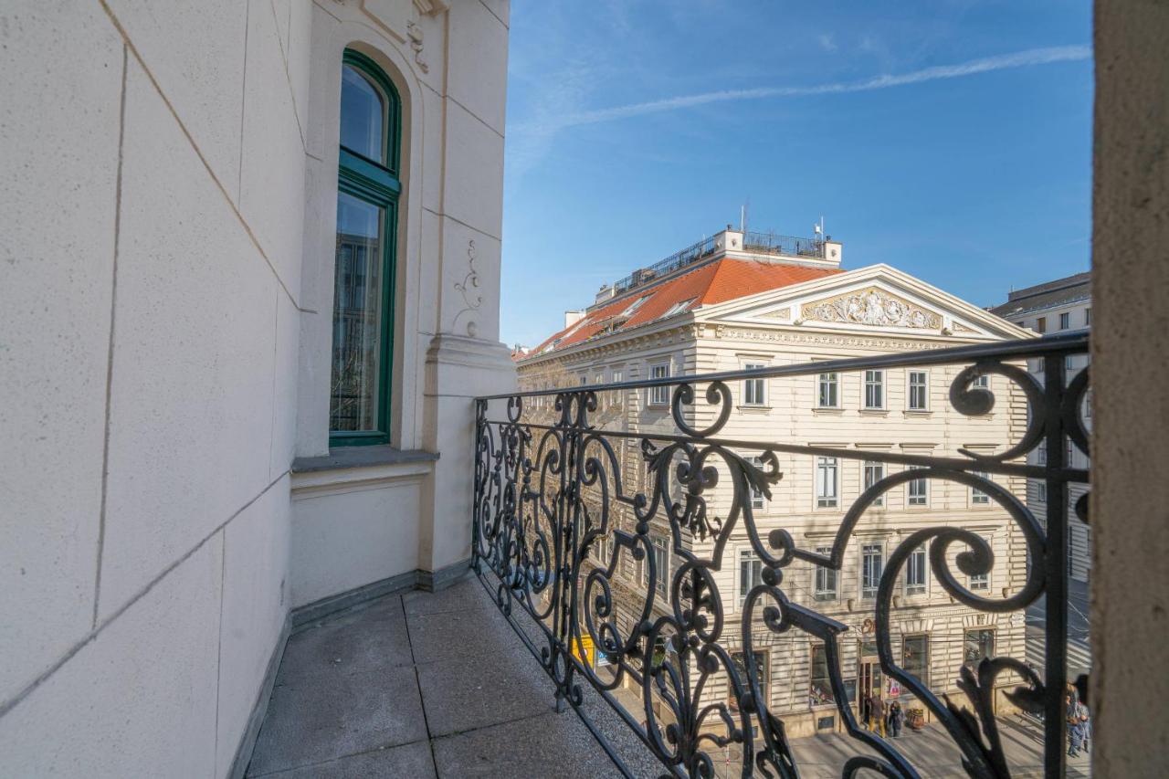 Aparthotel Residence, Hall - Parliament