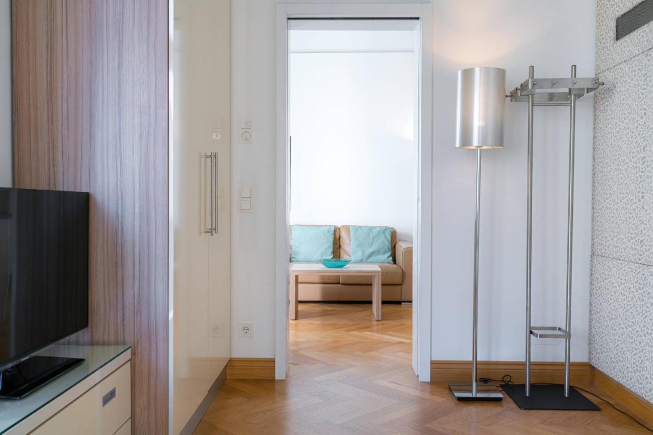 Residence, Hall - Parliament Vienna