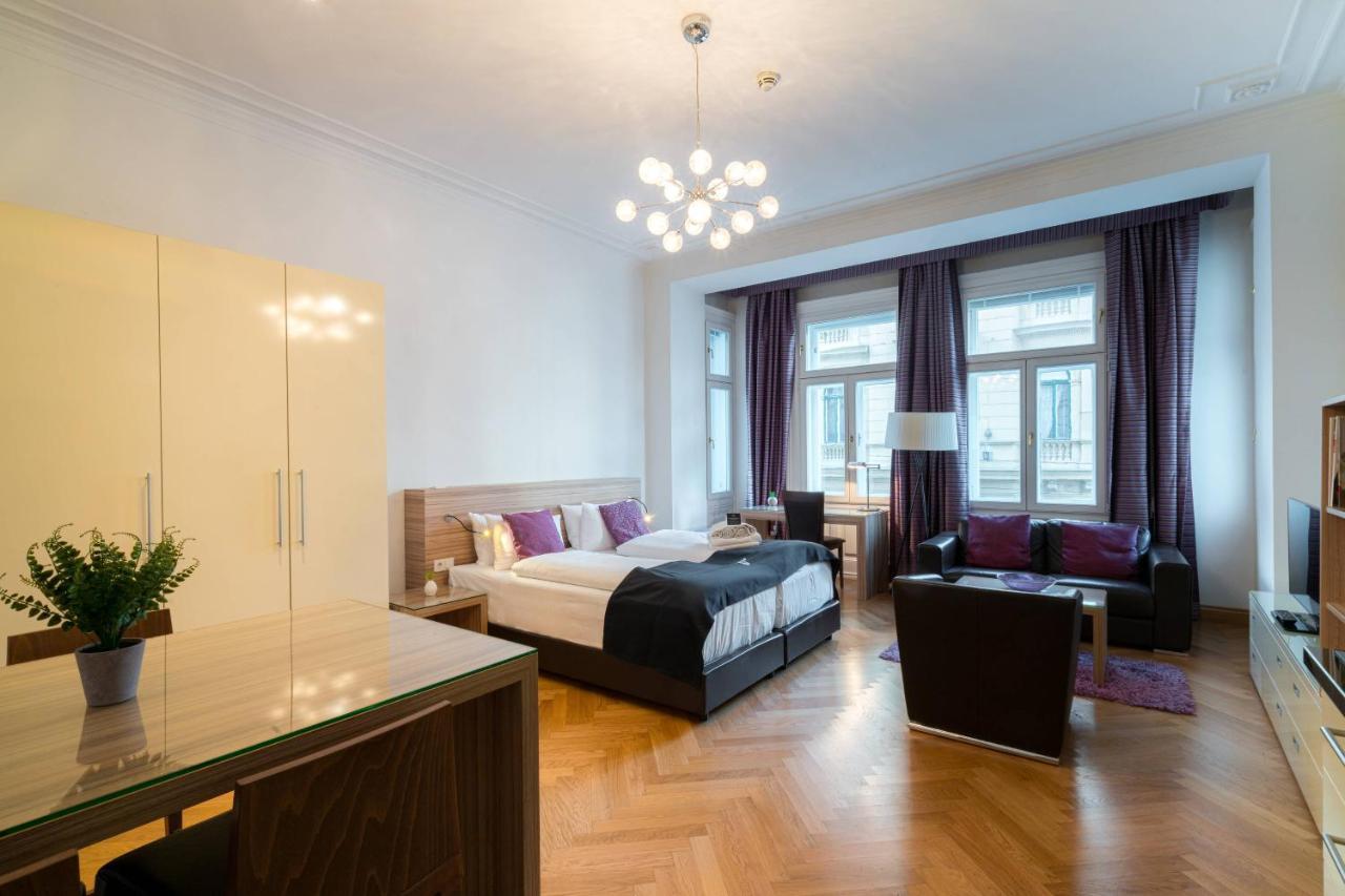 Residence, Hall - Parliament Vienna