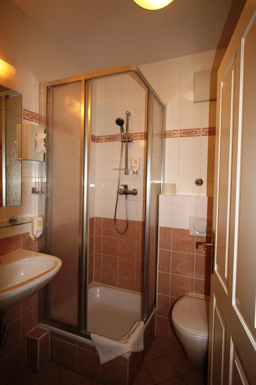 900 M Zur Oper Hotel Vienna