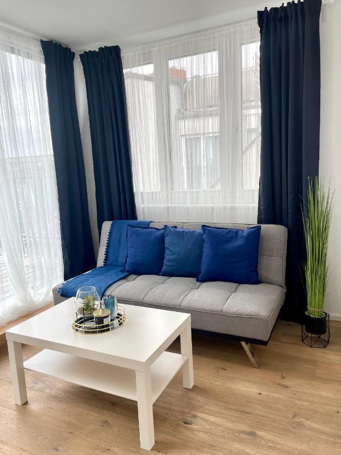 Apartment Near Rathaus Of *