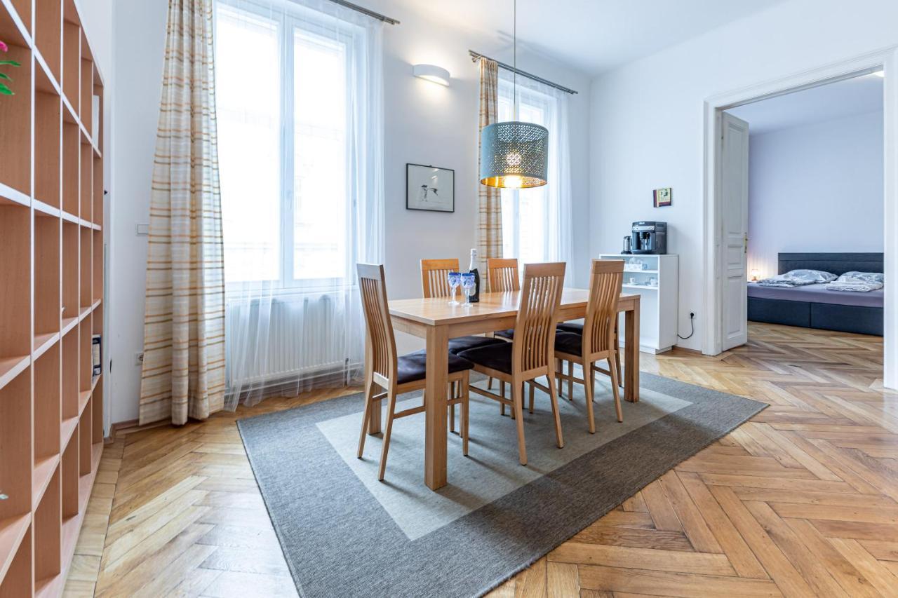 Historic & Luxurious By Jr Apartment