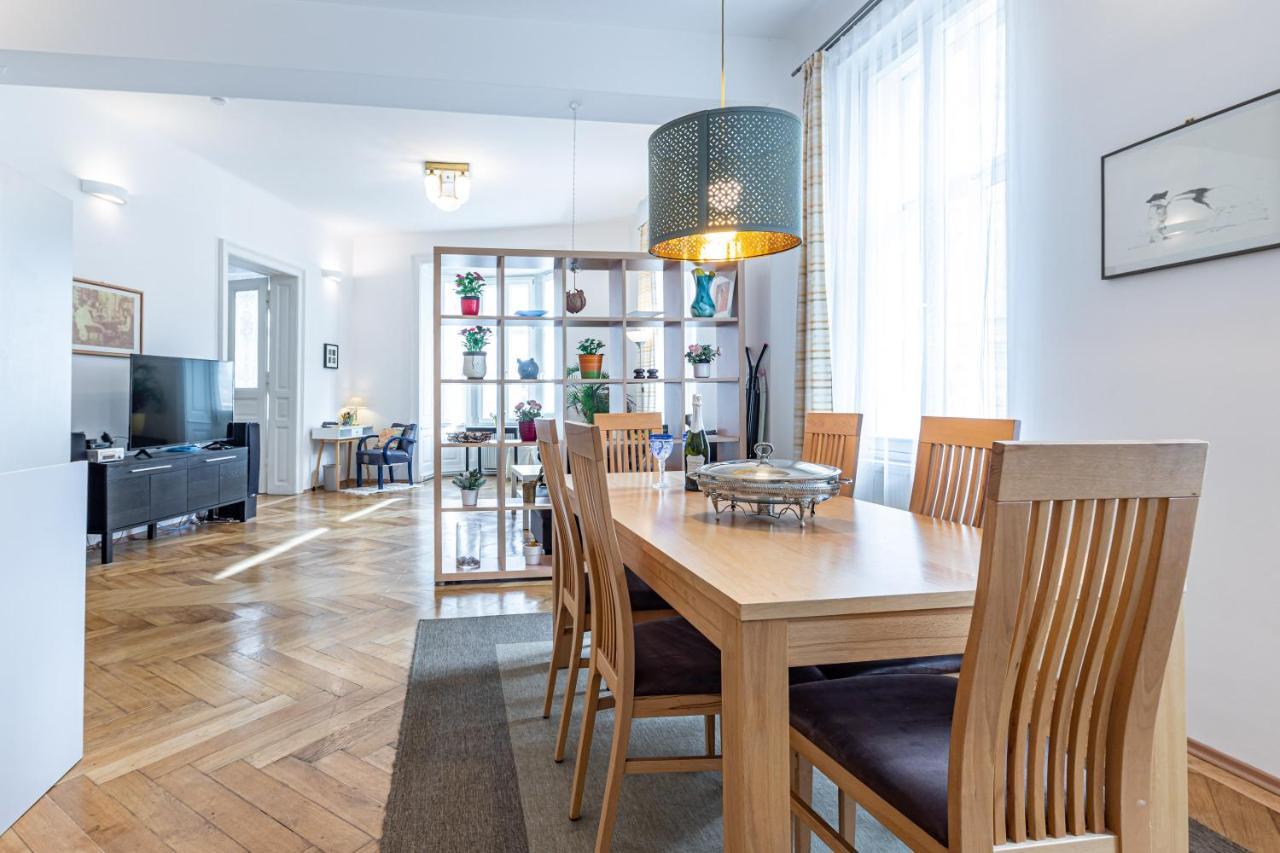 Historic & Luxurious By Jr Apartment *