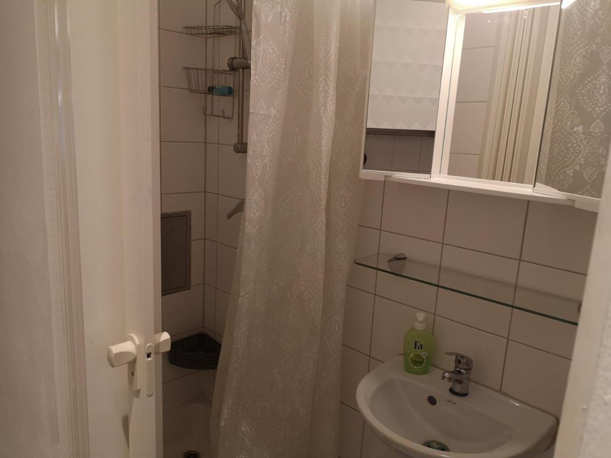 Asian Hospitality; Offer Near Imperial Palace Apartment *