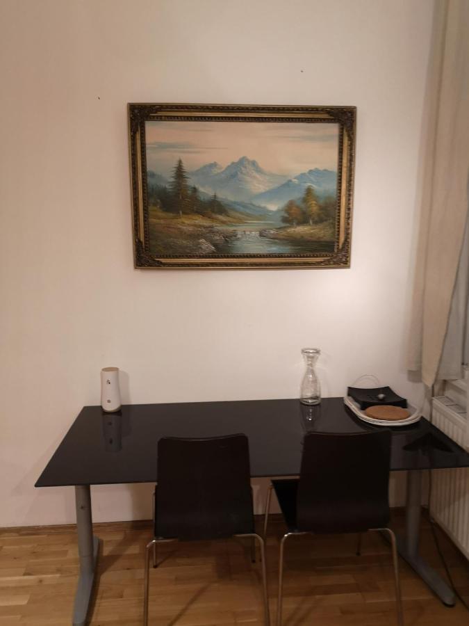 Asian Hospitality; Offer Near Imperial Palace Apartment