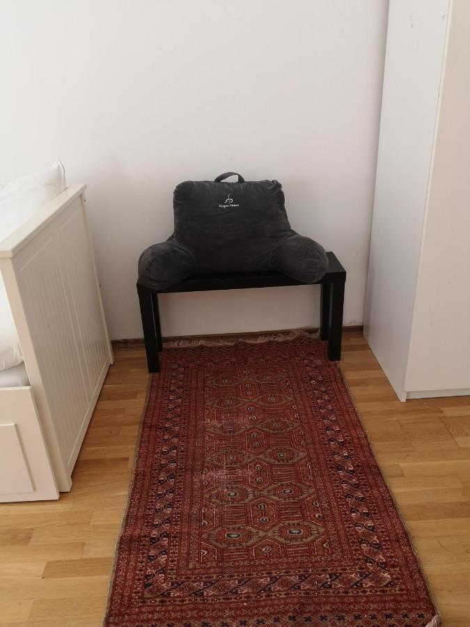 Asian Hospitality; Offer Near Imperial Palace *
