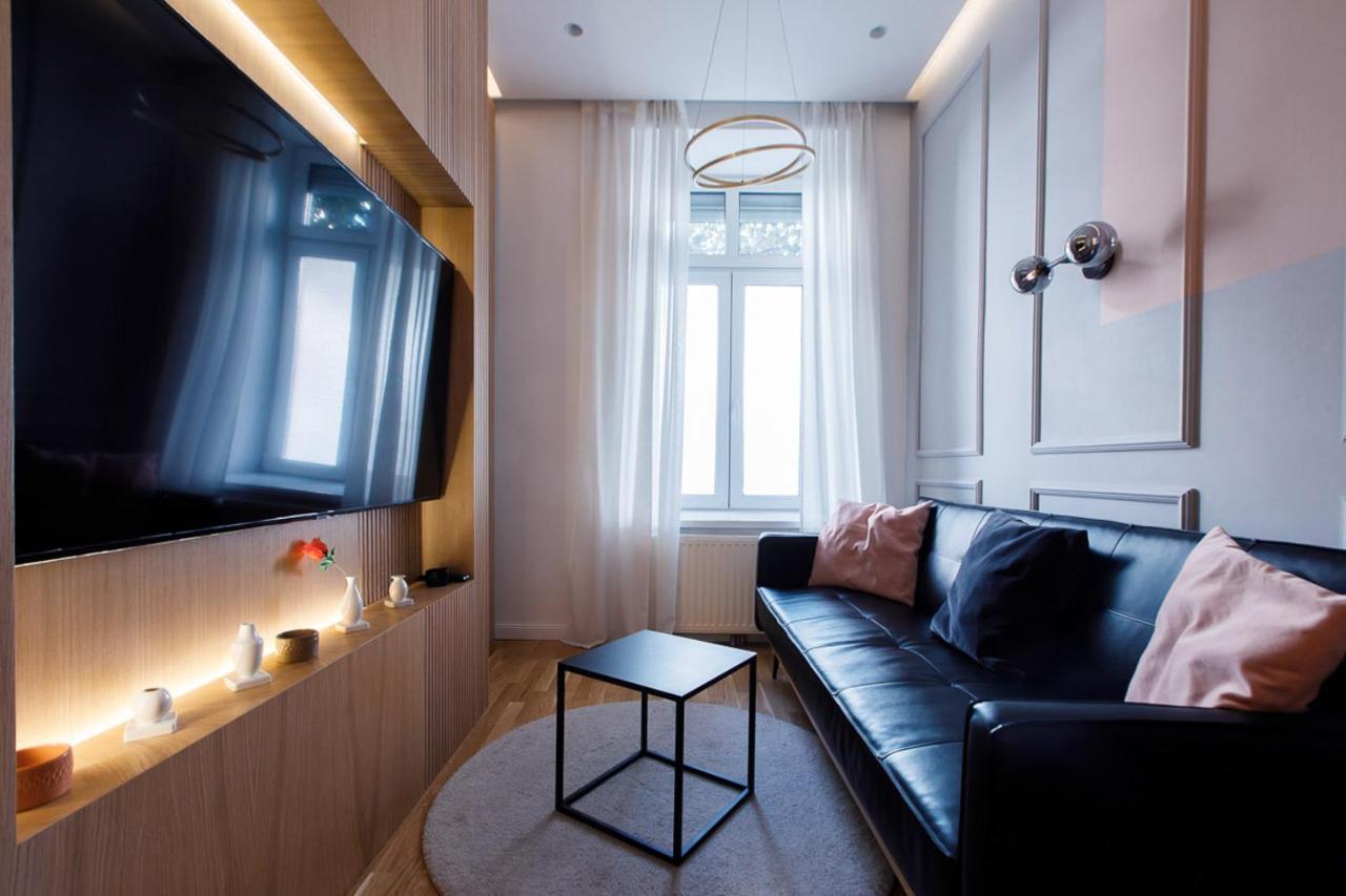Zeus Design Wasserwelt Apartment Vienna