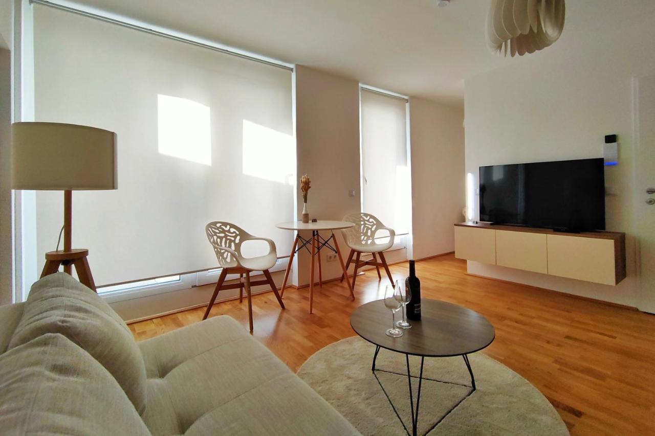 Luma Near Schoenbrunn With Parking Apartment Vienna