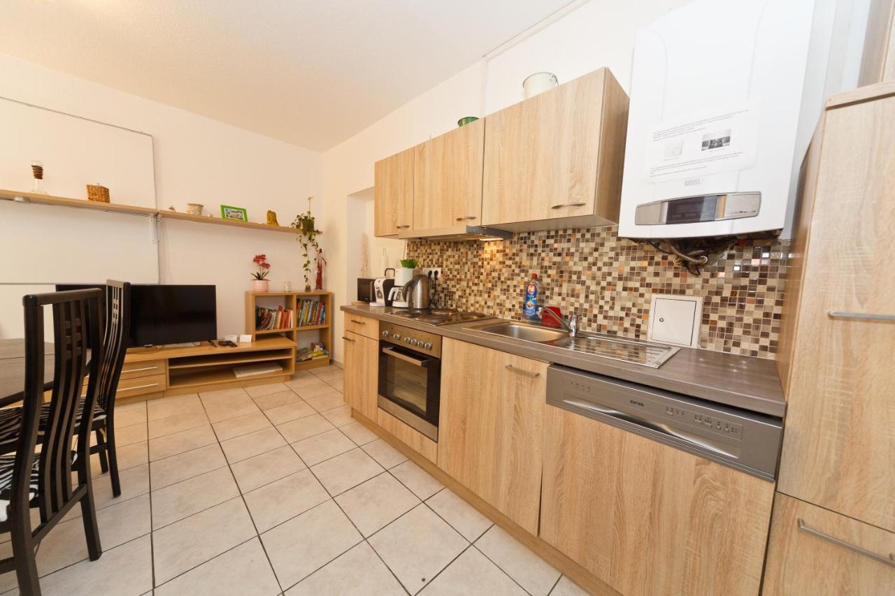 Apartment In Near Schoenbrunn & Westbahnhof - Keyless Check-in Vienna