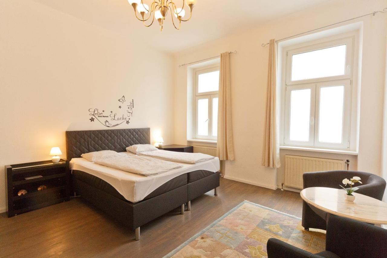 In Near Schoenbrunn & Westbahnhof - Keyless Check-in Apartment *