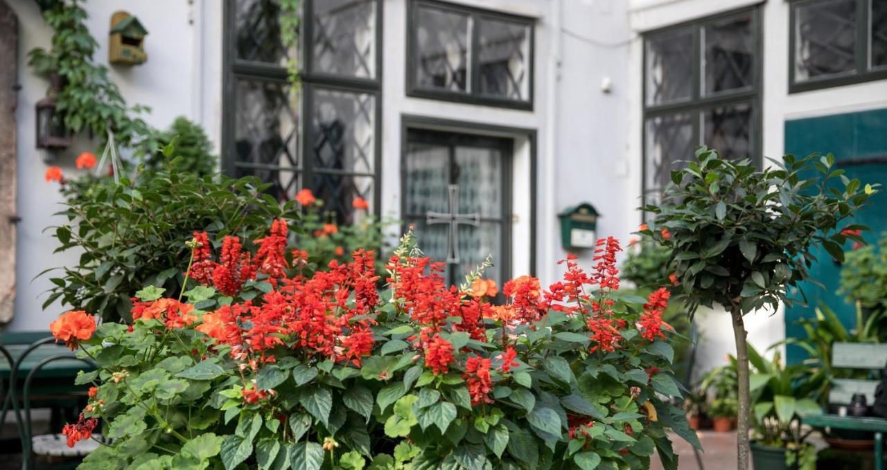 Gaestehaus Deutscher Orden Hotel *