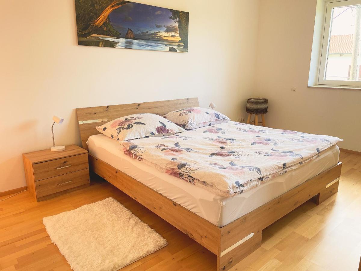 Apartment Side Ii *