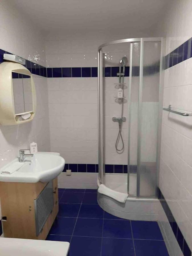 Modern Flat Incl Parking, Near Metro U1 *