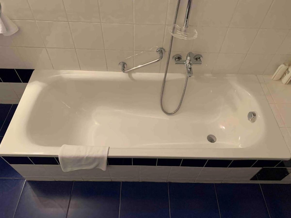 Apartment Modern Flat Incl Parking, Near Metro U1 *