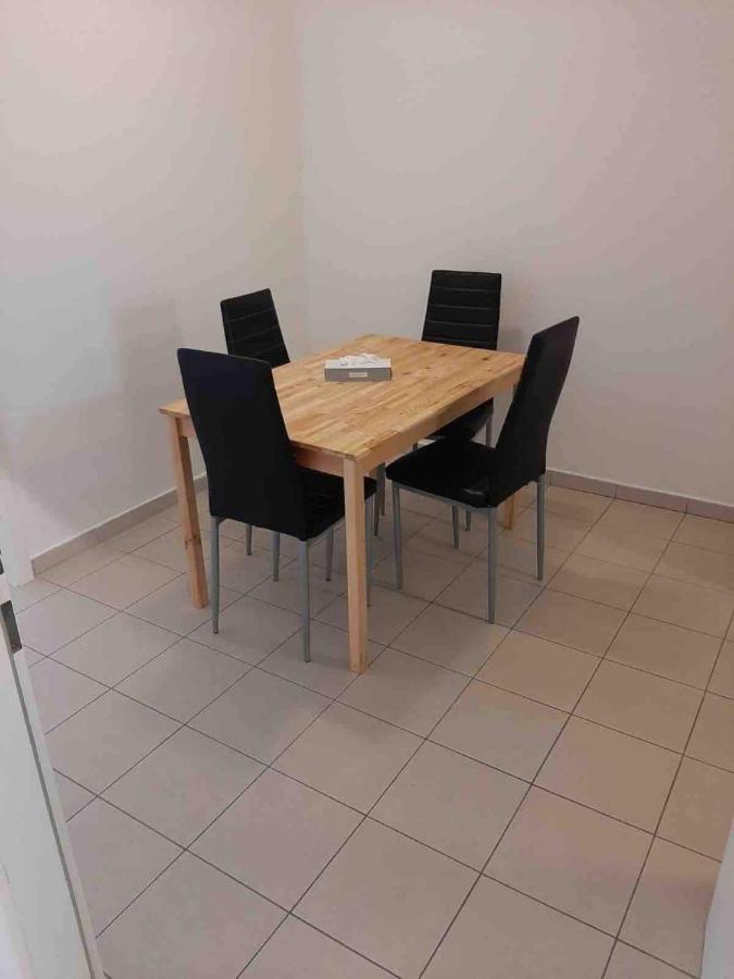 Apartment Modern Flat Incl Parking, Near Metro U1