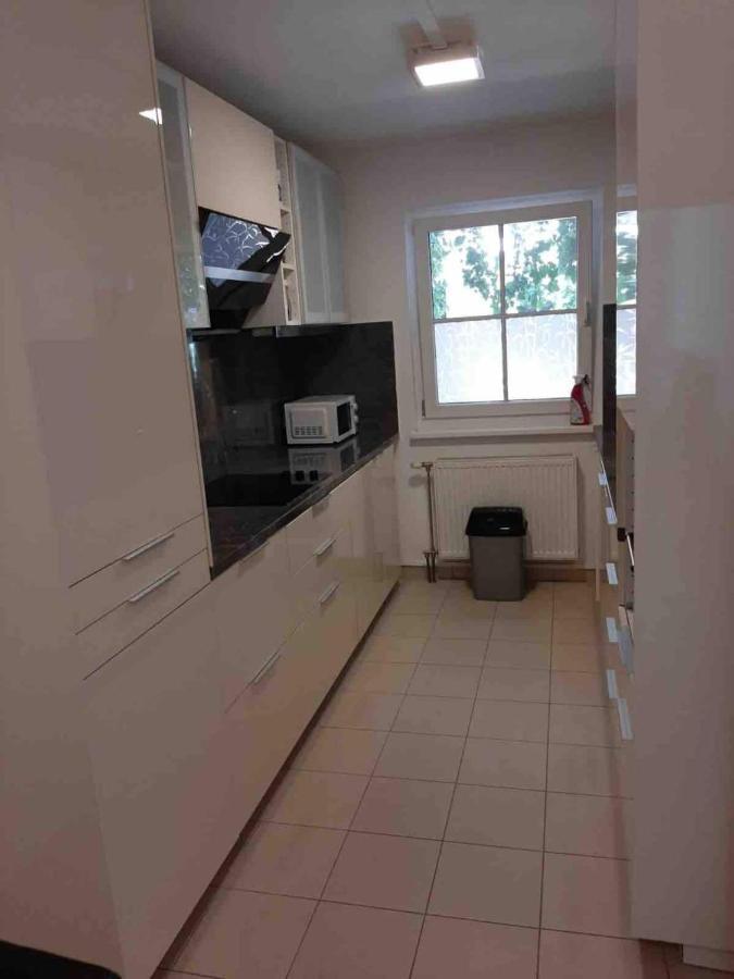 Apartment Modern Flat Incl Parking, Near Metro U1 Vienna