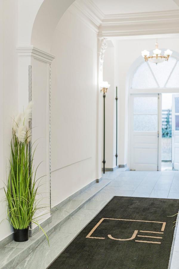 Palais Joseph Apartments, Contactless Check In Apartment