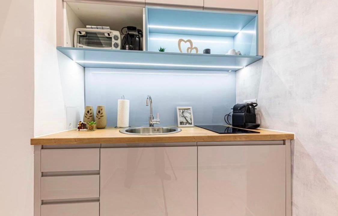 Apartment Zeus Design *