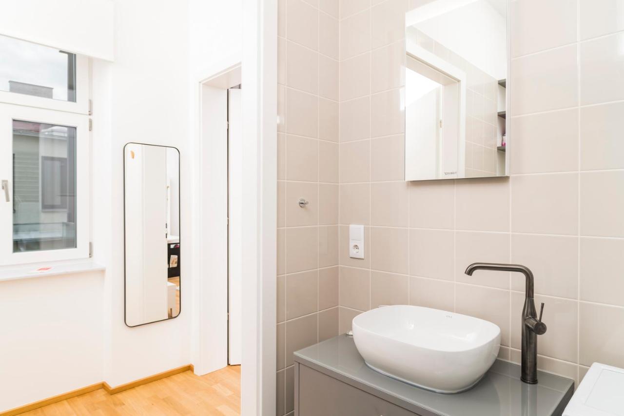 Cozy Siebenbrunn Apartment Vienna