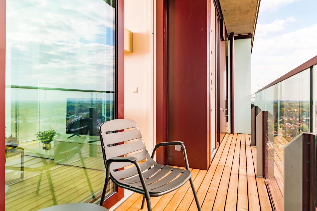 Apartment Triiiple Tower Dream With Rooftop-summer-pool