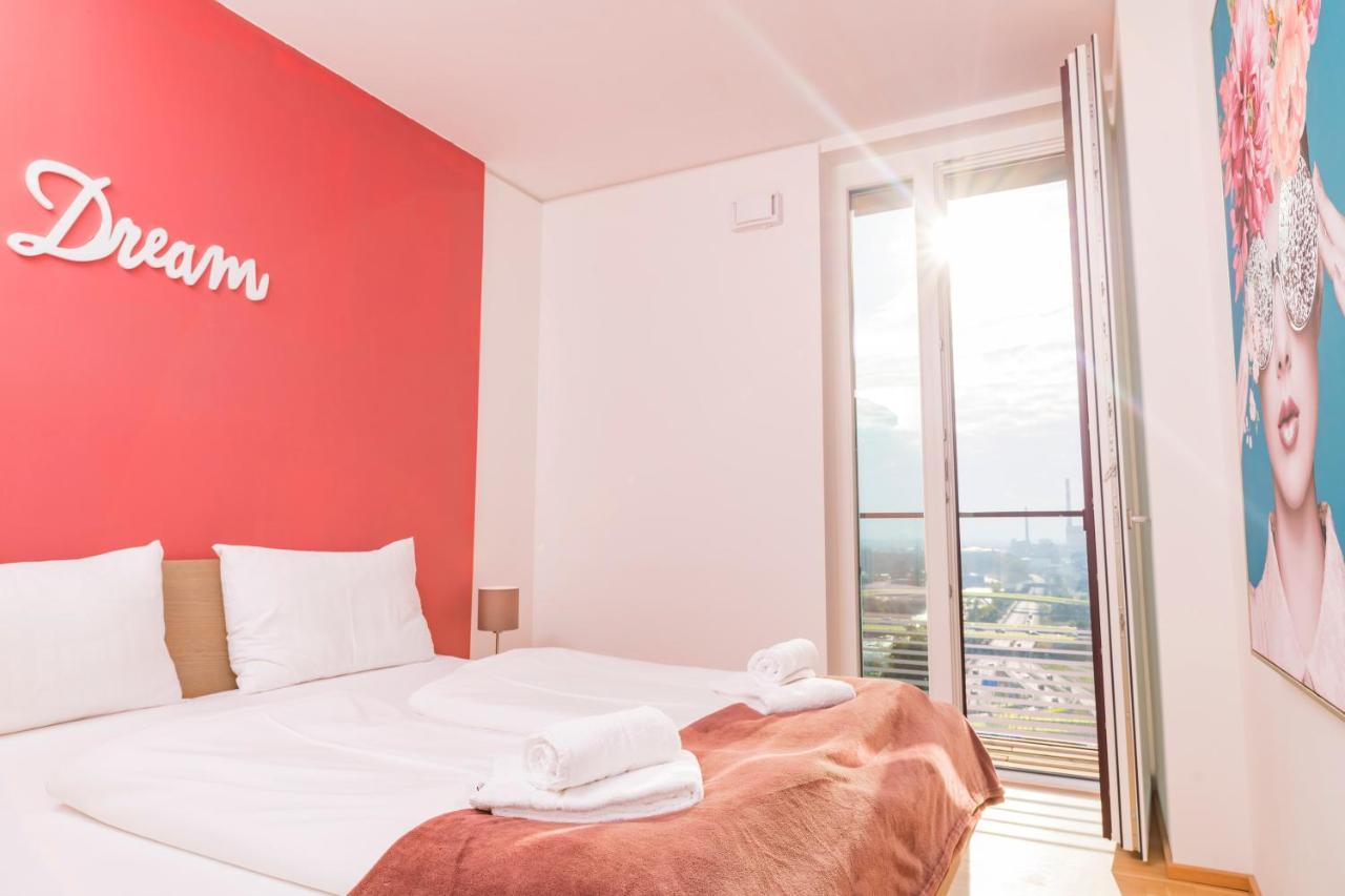 Apartment Triiiple Tower Dream With Rooftop-summer-pool *