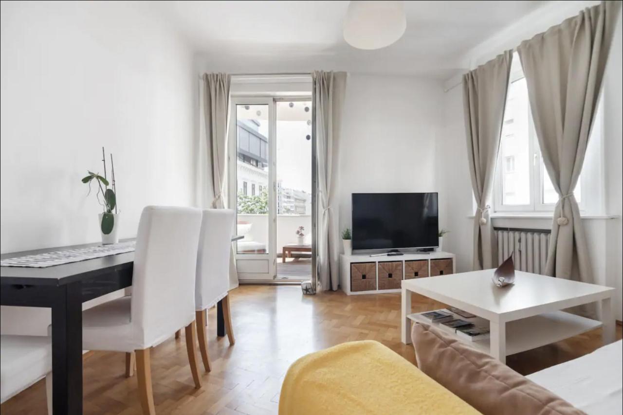 Balcony Oasis Operastreet Apartment Vienna
