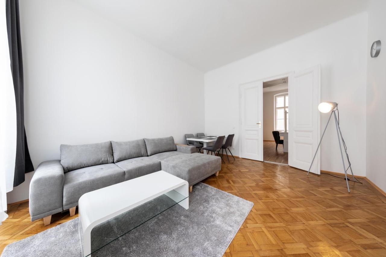 Dream Center Apartment