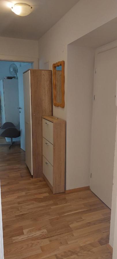 Schöne Mit Balkon Apartment