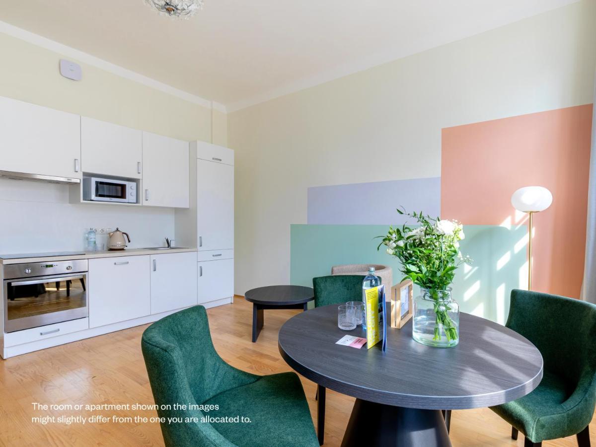 Numa Strauss Aparthotel
