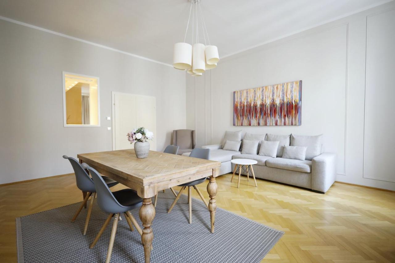 Apartment Heymi Karlsplatz Vienna