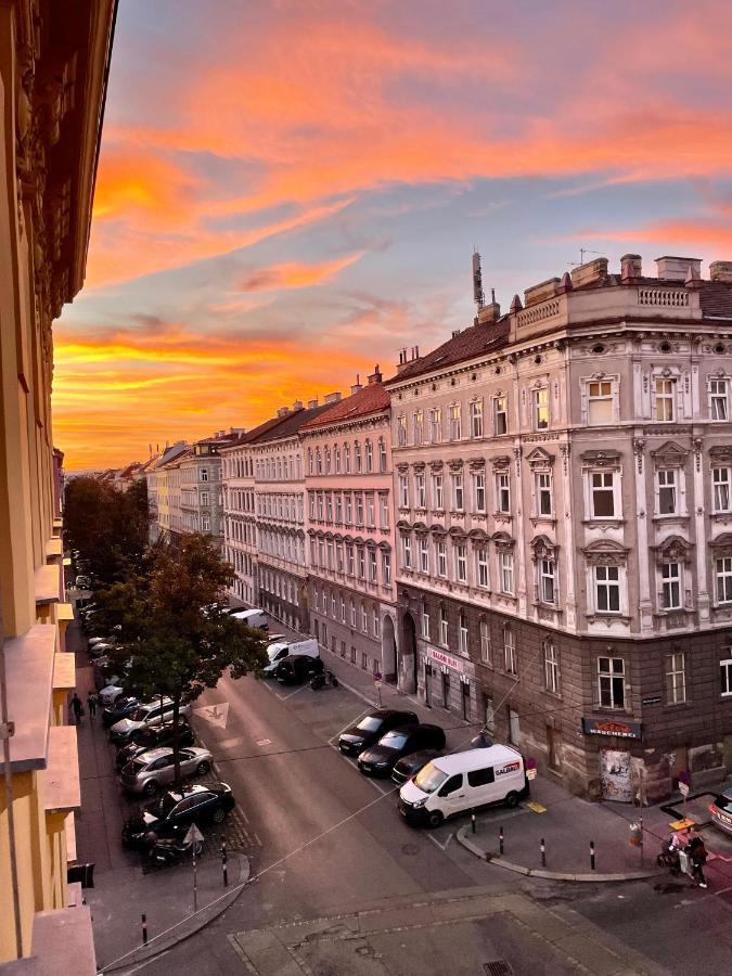 Trendy Near Schloss Schonbrunn *