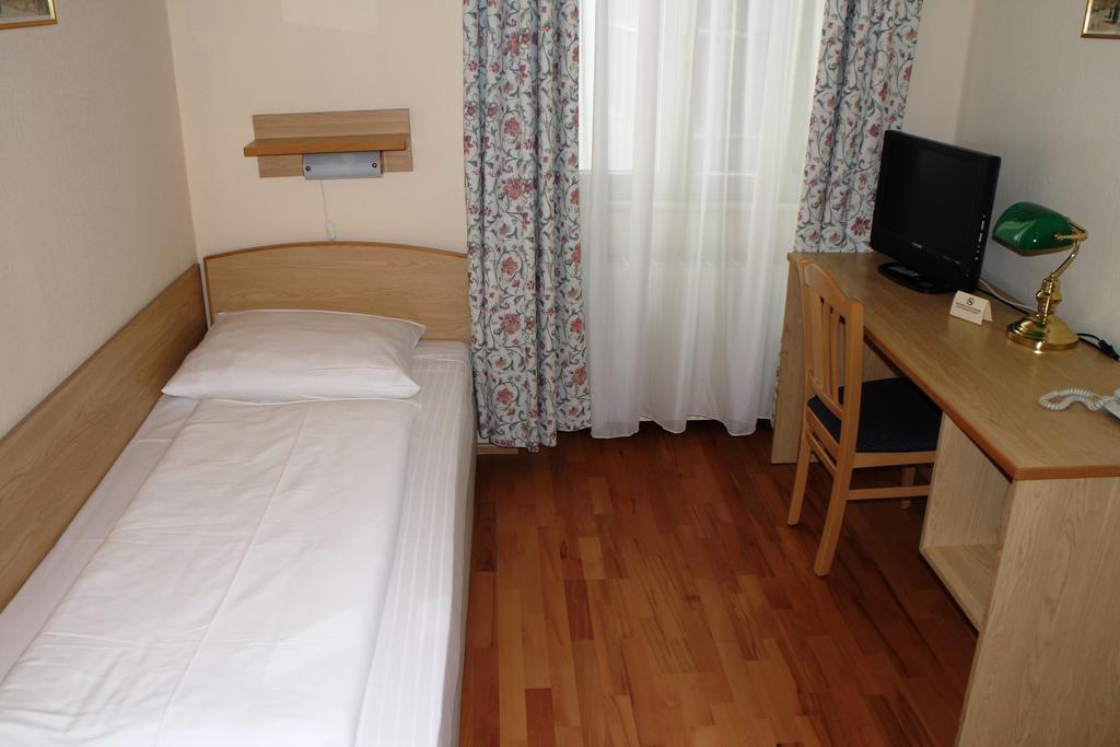 Graf Stadion Hotel