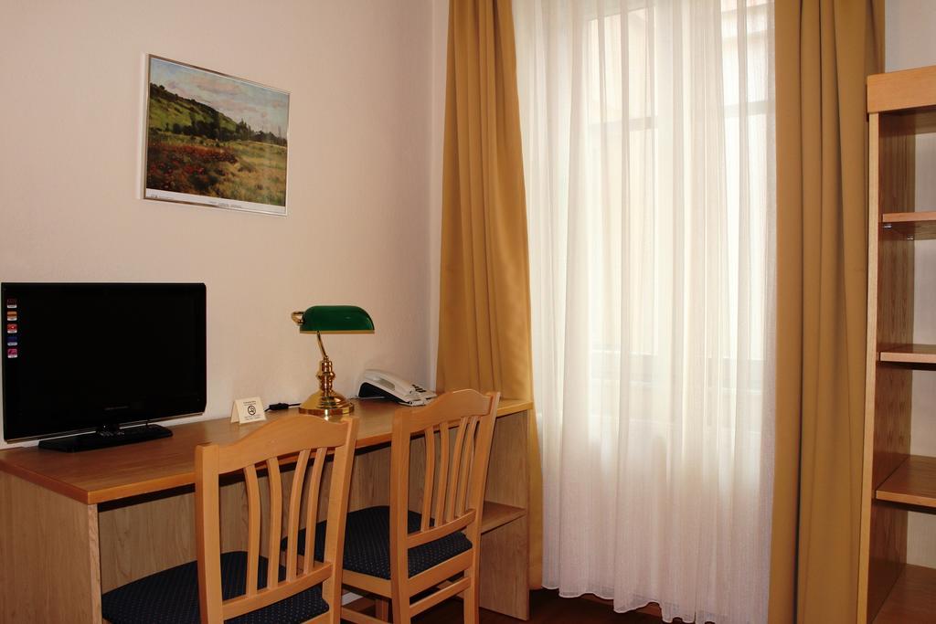 Hotel Graf Stadion 3*