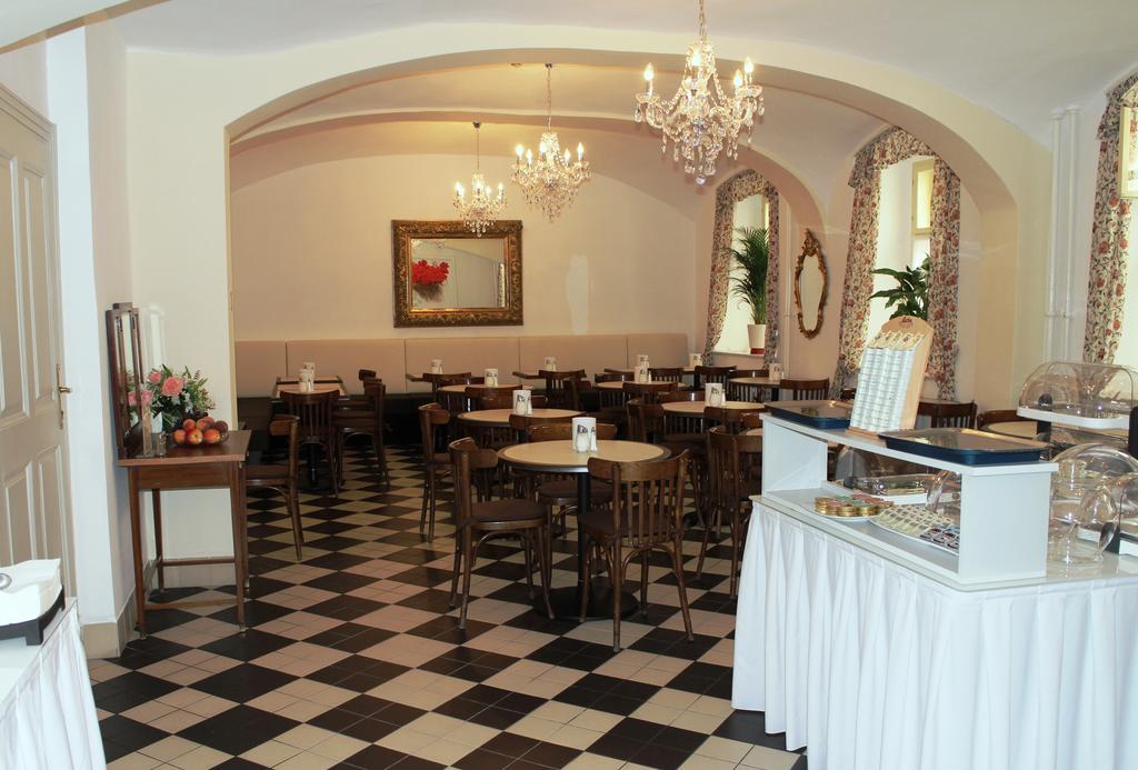 Graf Stadion Hotel