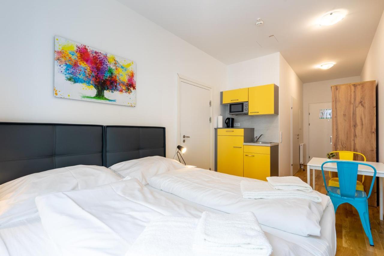 Feelgood Smartliving | Contactless Check-in 3*