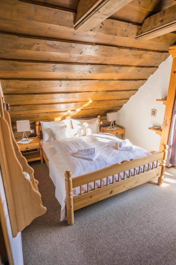 Holiday home Knusperhauschen With Pool