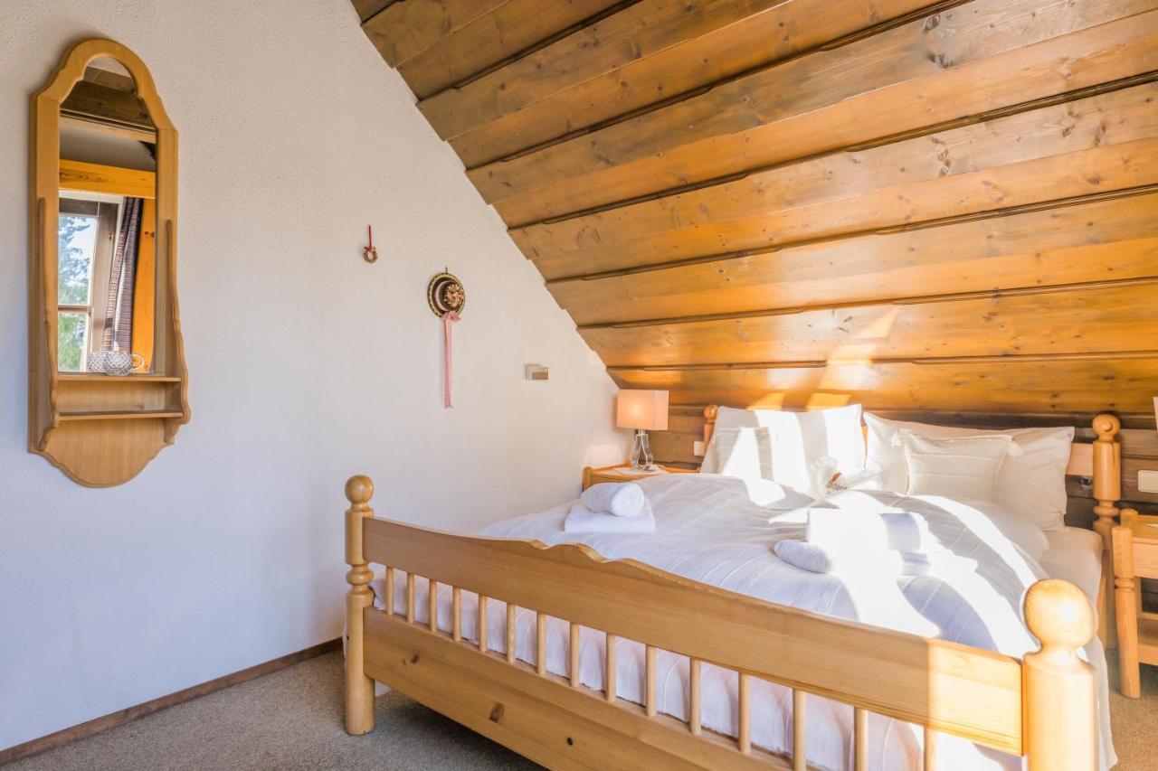 Knusperhauschen With Pool Holiday home *