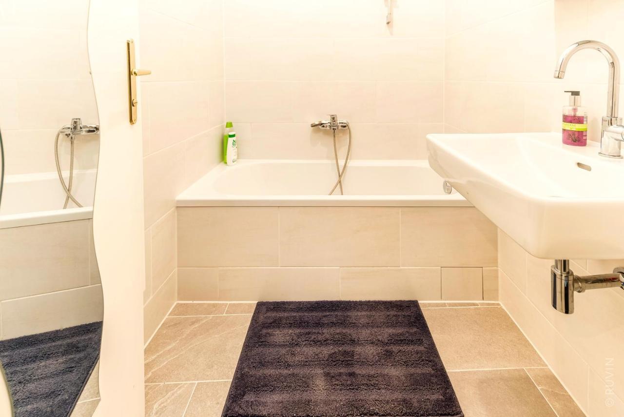 City With Netflix, Central And Near Metro, 8 Apartment Vienna