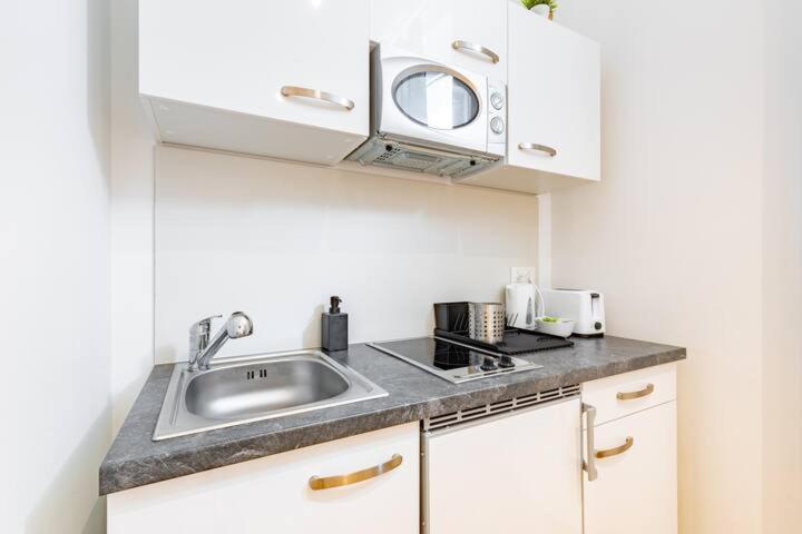 Budget West With Shared Kitchen