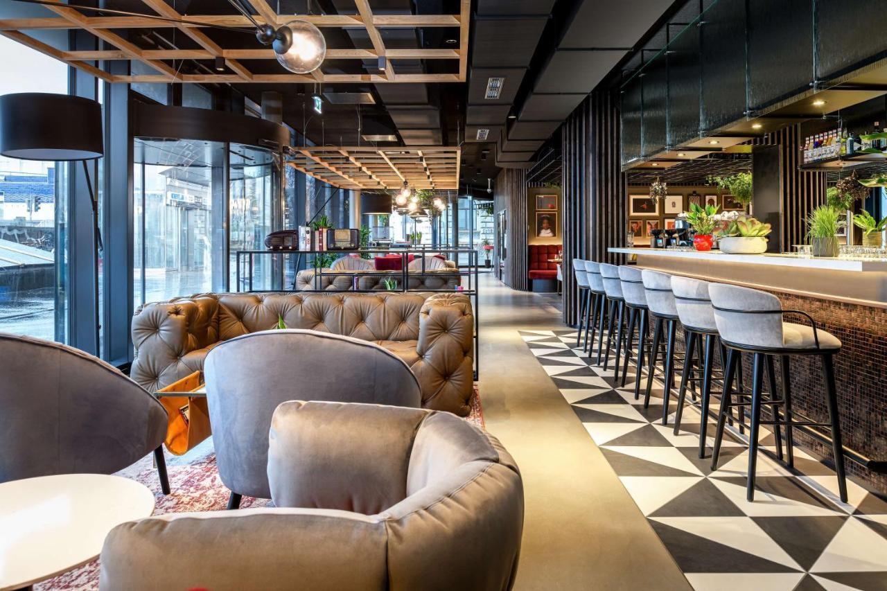 Radisson Red Hotel, 4*
