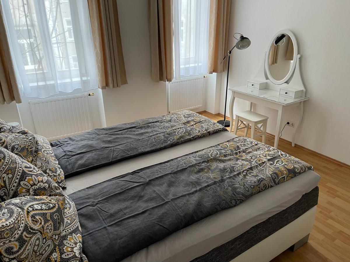Gesamte Fuer 4 Personen 8