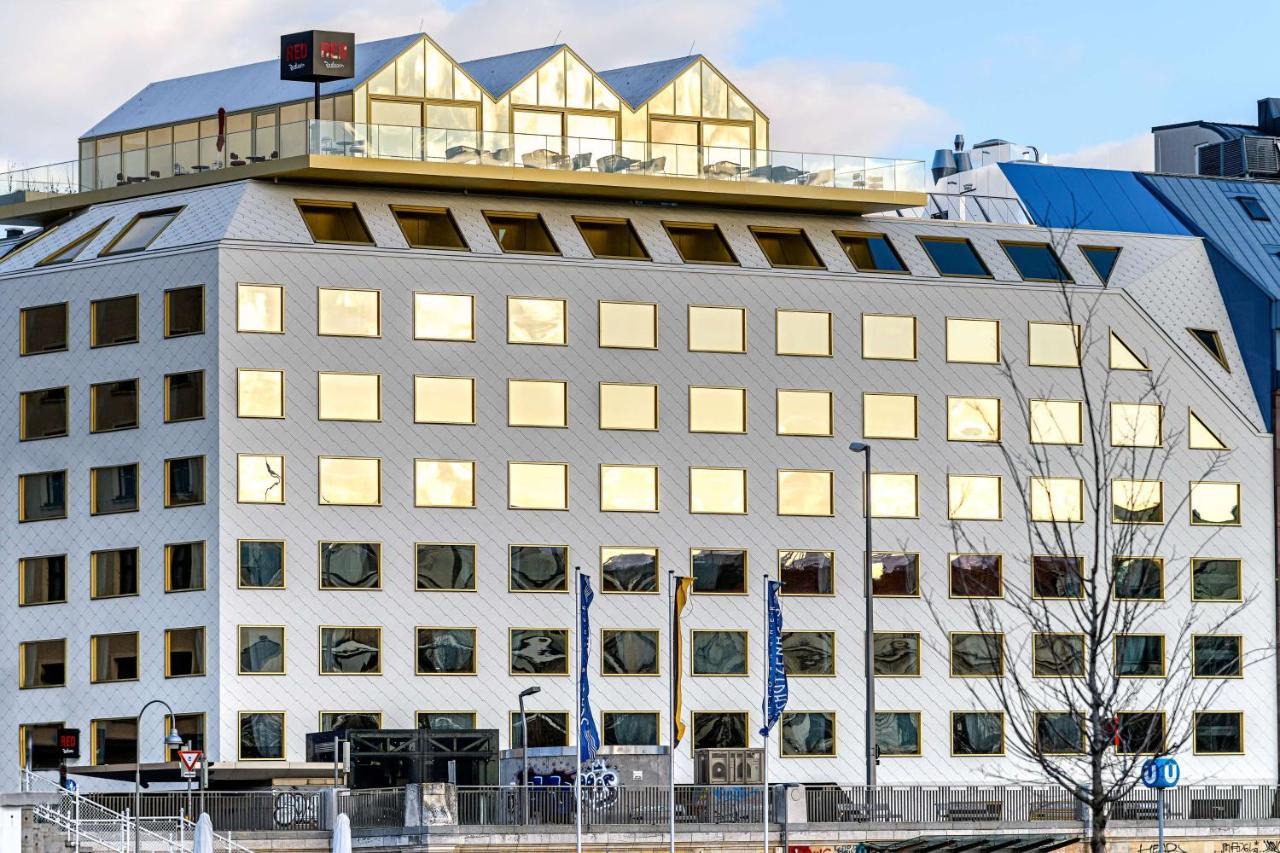 Radisson Red Hotel, 4*