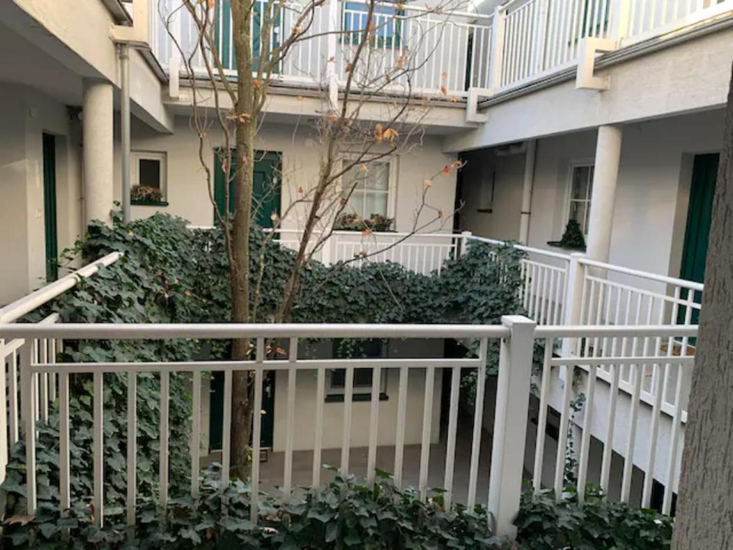 Modern Flat Incl Parking, Near Metro U1 *