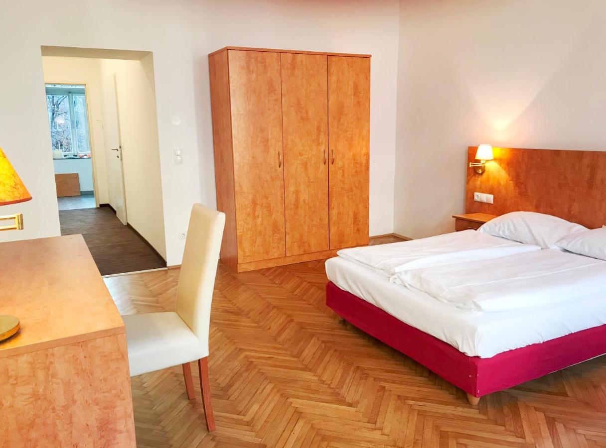 Act Apartment *