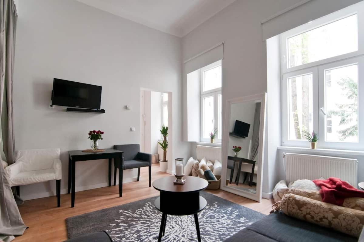 ⍟luxurious And Bright⍟ 5 Min Walk To City Center Apartment *