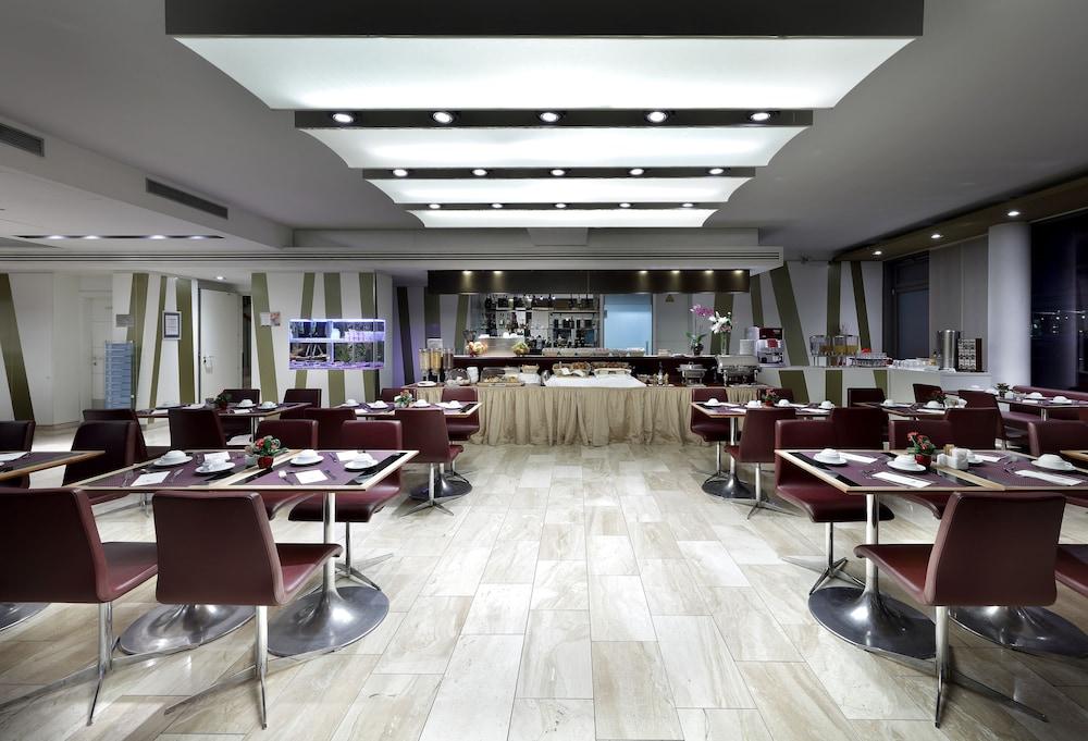 Eurostars Embassy Hotel 4*
